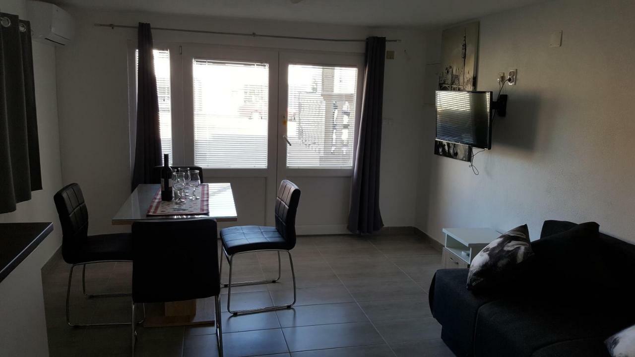 Apartman Luka Apartment Vodice Exterior photo